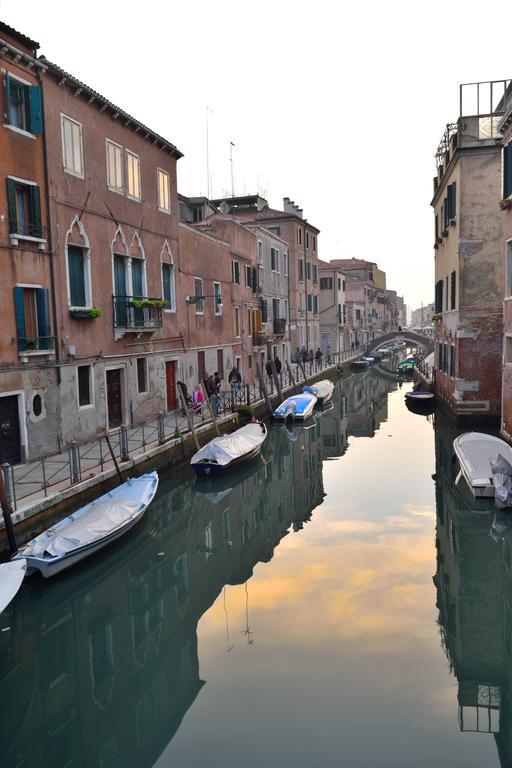 Biennale 252 Apartamento Veneza Quarto foto