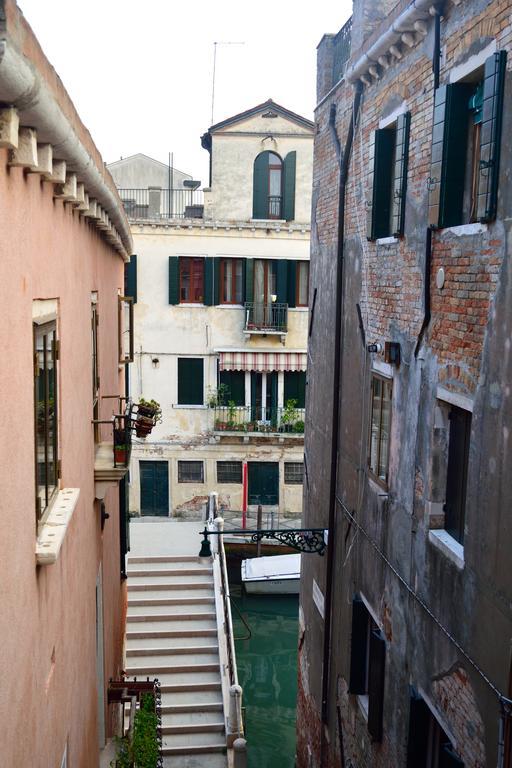 Biennale 252 Apartamento Veneza Quarto foto